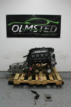 Load image into Gallery viewer, Dodge 6.4L 392 Hemi SRT8 Engine & 5 Speed Automatic Pullout 470HP 104k MILES!