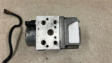 Load image into Gallery viewer, 2003 2004 C5 Corvette OEM ABS ANTI LOCK BRAKE PUMP MODULE PB Code 10331728
