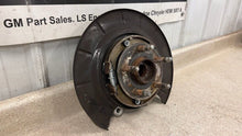 Load image into Gallery viewer, 10 15 Camaro SS ZL1 RH Passenger Side Rear Spindle GM Knuckle Hub Right