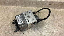 Load image into Gallery viewer, 2003 2004 C5 Corvette OEM ABS ANTI LOCK BRAKE PUMP MODULE PB Code 10331728