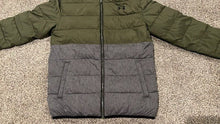 Load image into Gallery viewer, Under Armour Puffer Coldgear Winter Coat Boys Size Youth Large Green/Grey Loose