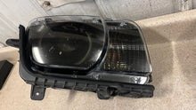 Load image into Gallery viewer, 10 15 Camaro SS Driver Passenger Headlight Xenon HID GM 22959919 LH RH 33K Tint