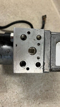 Load image into Gallery viewer, 2003 2004 C5 Corvette OEM ABS ANTI LOCK BRAKE PUMP MODULE PB Code 10331728