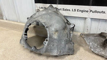 Load image into Gallery viewer, 97 04 C5 CORVETTE 6 Speed Manual TRANSMISSION BELL HOUSING GM 12554980 OEM