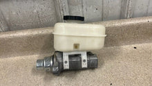 Load image into Gallery viewer, 09 13 Chevrolet Corvette C6 Brake Master Cylinder OEM GM 202390 3K MILES!