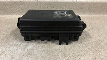 Load image into Gallery viewer, 09 13 Corvette C6 Engine Fuse Box Block Assembly OEM GM 20904541 35K Z06 ZR1