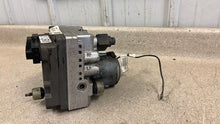Load image into Gallery viewer, 97 00 C5 Corvette OEM ABS ANTI LOCK BRAKE PUMP MODULE 09360921 V CODE EBCM
