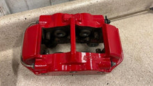Load image into Gallery viewer, 06 13 Corvette C6 Z06 Rear Brake Calipers 4 Piston Set Red Brakes 18K Miles Hose