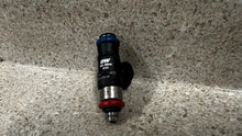 Load image into Gallery viewer, Deatschwerks 550cc LS3 LS7 L99 Fuel Injectors 16U-00-0050-8