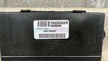 Load image into Gallery viewer, 2000 2004 Corvette C5 Passenger Door Control Module Relay GM 09389699 RH Right