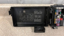 Load image into Gallery viewer, 05 07 Corvette C6 Engine Under Hood Fuse Box Block OEM GM 21996326 47K Z06 ZR1