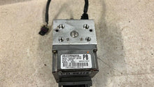 Load image into Gallery viewer, 2003 2004 C5 Corvette OEM ABS ANTI LOCK BRAKE PUMP MODULE PB Code 10331728