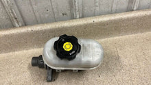 Load image into Gallery viewer, 2009 2013 Corvette C6 Z06 Brake Master Cylinder Reservoir OEM GM 37K