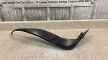 Load image into Gallery viewer, 06 13 Corvette C6 Z06 Driver Rear Quarter Panel Molding AKM49087 GM Splash Guard