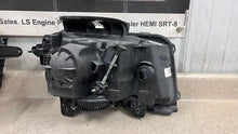 Load image into Gallery viewer, 10 15 Camaro SS Driver Passenger Headlight Xenon HID GM 22959919 LH RH 33K Tint