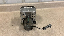Load image into Gallery viewer, 97 00 C5 Corvette ABS ANTI LOCK BRAKE PUMP MODULE 09356961 M CODE PARTS ONLY!