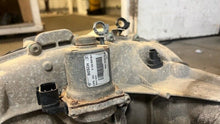 Load image into Gallery viewer, 2007 2010 Chevrolet Silverado Shift Transfer Case OEM GM 12578109