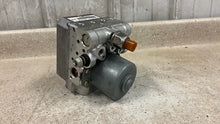 Load image into Gallery viewer, 06 12 Chevrolet Corvette C6 Anti Lock Brake Pump ABS Module OEM GM 15821730 NICE