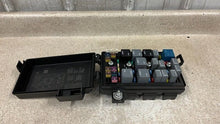 Load image into Gallery viewer, 2005 2007 Corvette C6 Engine Under Hood Fuse Box Block OEM GM 21996326 Z06 5K