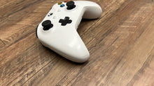 Load image into Gallery viewer, Microsoft Wireless Controller Xbox Series White Xbox One Used
