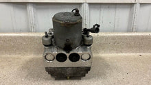 Load image into Gallery viewer, 97 00 C5 Corvette OEM ABS ANTI LOCK BRAKE PUMP MODULE 09356961 M CODE EBCM