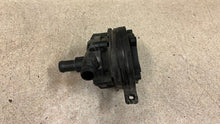 Load image into Gallery viewer, 12 15 Chevrolet Camaro ZL1 Intercooler Water Pump OEM GM 22901367 Used 46K