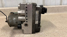 Load image into Gallery viewer, 97 00 C5 Corvette ABS ANTI LOCK BRAKE PUMP MODULE 09356961 M CODE PARTS ONLY!