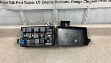 Load image into Gallery viewer, 2008 Corvette C6 Engine Under Hood Fuse Box Block OEM GM 15940756 21K Z06 ZR1