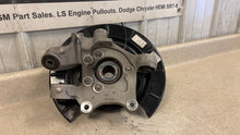 Load image into Gallery viewer, 10 15 Camaro SS RH Passenger Side Rear Spindle GM Knuckle Hub Right 92246142 32K
