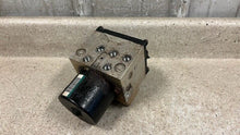 Load image into Gallery viewer, 07 10 Chevrolet Silverado 2500 3500 ABS Anti Lock Brake Pump OEM GM 25802684