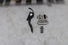 Load image into Gallery viewer, LS3 L99 6.2 Engine & 6L80e Auto 6 Speed Trans Pullout 43K Miles WARRANTY 426HP