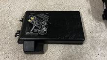 Load image into Gallery viewer, 2008 Corvette C6 Engine Under Hood Fuse Box Block OEM GM 15940756 63K Z06 ZR1