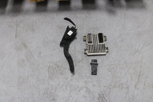 Load image into Gallery viewer, LS3 L99 6.2 Engine & 6L80e Auto 6 Speed Trans Pullout 115K Miles WARRANTY 426HP