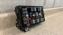 Load image into Gallery viewer, 2009 2013 Corvette C6 Z06 Engine Fuse Box Block Assembly OEM GM 25954867 37K