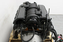 Load image into Gallery viewer, Dodge 6.4L 392 Hemi SRT8 Engine & 5 Speed Automatic Pullout 470HP 59k MILES!