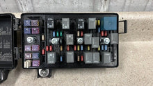 Load image into Gallery viewer, 09 13 Corvette C6 Engine Fuse Box Block Assembly OEM GM 20904541 34K Z06 ZR1