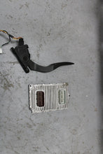 Load image into Gallery viewer, Dodge 6.4L 392 Hemi SRT8 Engine & 5 Speed Automatic Pullout 470HP 59k MILES!