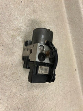 Load image into Gallery viewer, 99 02 Firebird Trans AM Camaro SS ABS Brake Pump Module GM LS1 10423621 98K