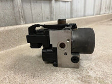 Load image into Gallery viewer, 99 02 Firebird Trans AM Camaro SS ABS Brake Pump Module GM LS1 10423621 98K