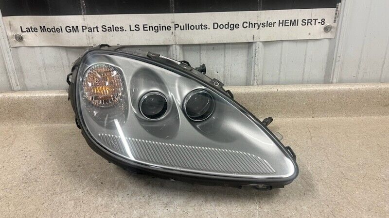 05 08 C6 Corvette Z06 Passenger Headlight Assembly GM 25867780 Silver Right 21K