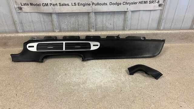 10 15 Chevrolet Camaro SS Black Leather Dash Trim Pad Vents 2 Pieces GM 22880754