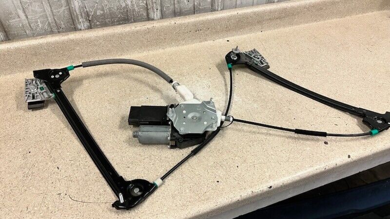 05 13 Corvette C6 Z06 Front Driver Window Regulator Motor GM 25815795 Left
