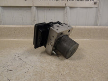 Load image into Gallery viewer, 10 13 Corvette C6 Anti Lock Brake Pump ABS Module GM Brakes 20918426 62K MILES
