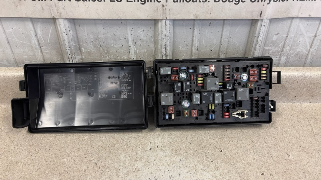 10 11 Camaro SS Engine Under Hood Fuse Box Block Assembly OEM GM 22765979 26K