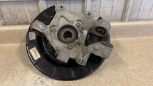Load image into Gallery viewer, 10 15 Camaro SS RH Passenger Side Rear Spindle GM Knuckle Hub Right 92239046 26K

