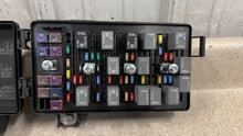 Load image into Gallery viewer, 2009 2013 Corvette C6 Engine Under Hood Fuse Box Block OEM GM 22739140 Z06
