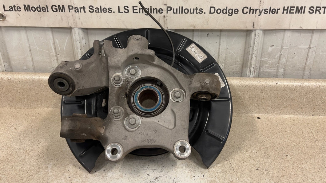 10 15 Camaro SS RH Passenger Side Rear Spindle GM Knuckle Hub Right 92239046 39K