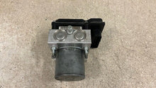 Load image into Gallery viewer, 2012 Corvette C6 Grand Sport Anti Lock Brake Pump ABS Module GM Brakes 20918428
