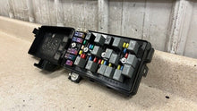 Load image into Gallery viewer, 2009 2013 Corvette C6 Engine Under Hood Fuse Box Block OEM GM 22739140 Z06 33K
