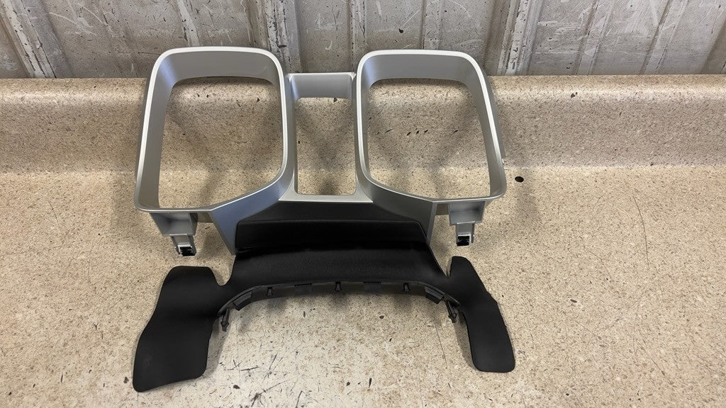 10 15 Camaro SS ZL1 Gauge Cluster Bezel Trim OEM Speedometer GM 904210505 43K